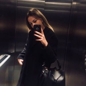 Meet your Posher, Chloe